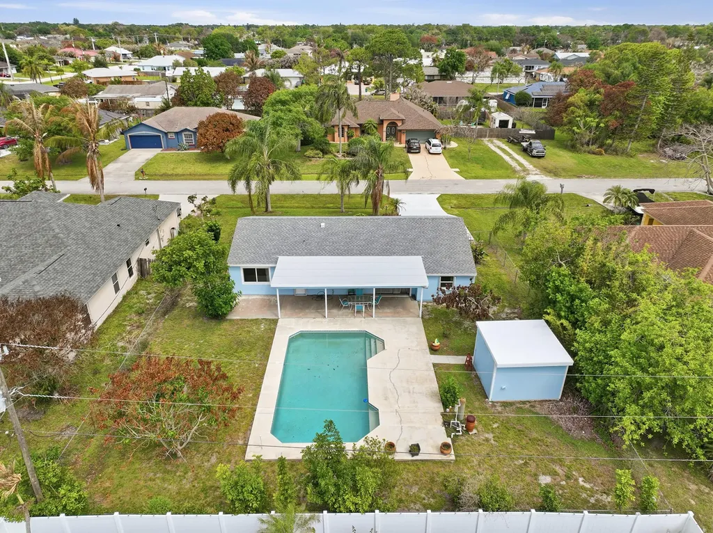 420 SE Streamlet Avenue Port St Lucie FL 34983