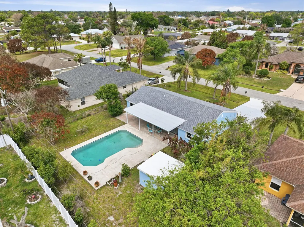 420 SE Streamlet Avenue Port St Lucie FL 34983
