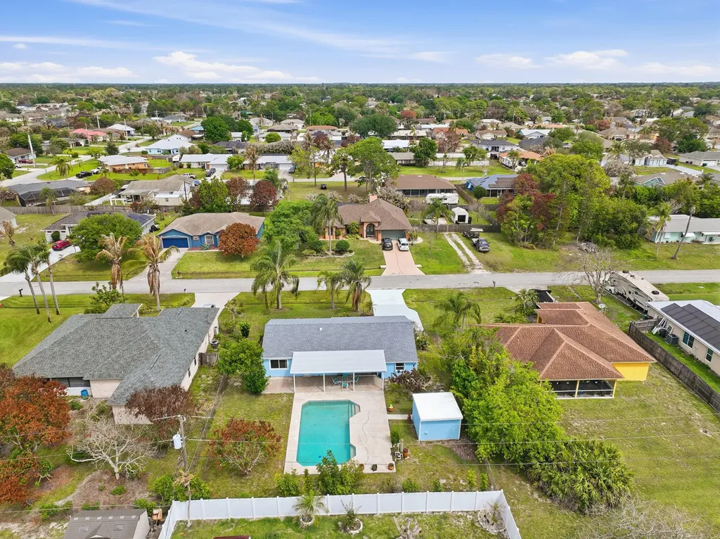 420 SE Streamlet Avenue Port St Lucie FL 34983