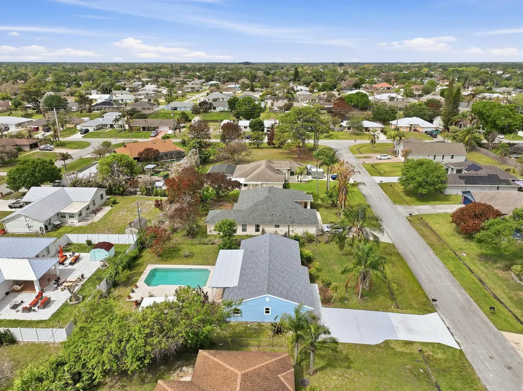 420 SE Streamlet Avenue Port St Lucie FL 34983