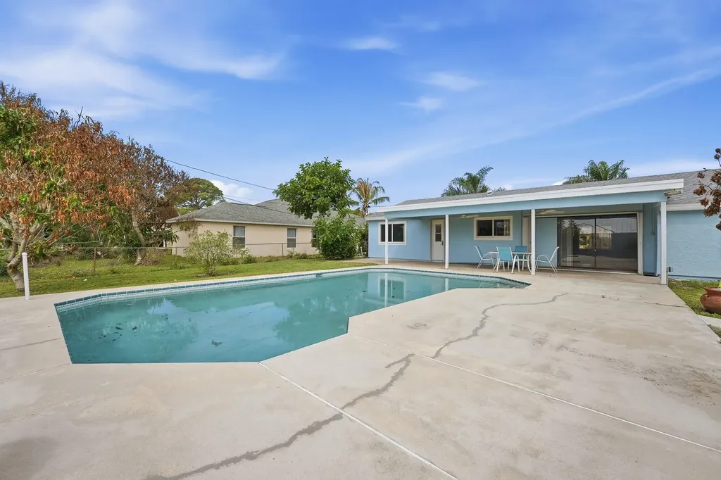 420 SE Streamlet Avenue Port St Lucie FL 34983