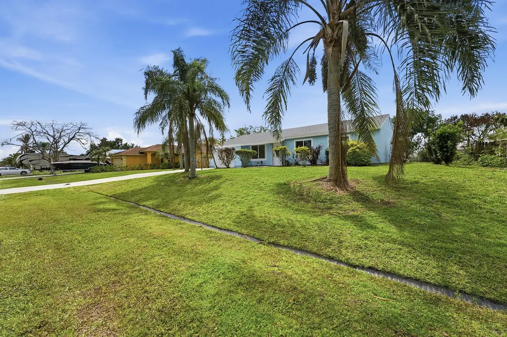 420 SE Streamlet Avenue Port St Lucie FL 34983