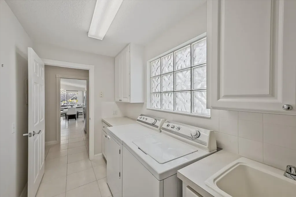 5063 Magnolia Bay Circle Palm Beach Gardens FL 33418