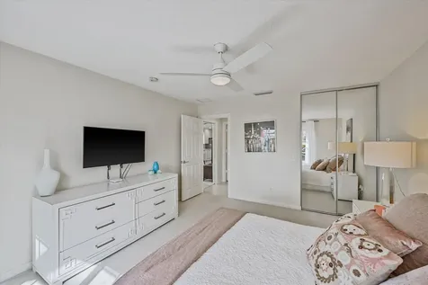 5063 Magnolia Bay Circle Palm Beach Gardens FL 33418