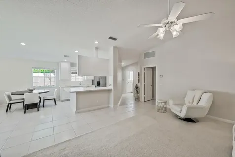 5063 Magnolia Bay Circle Palm Beach Gardens FL 33418