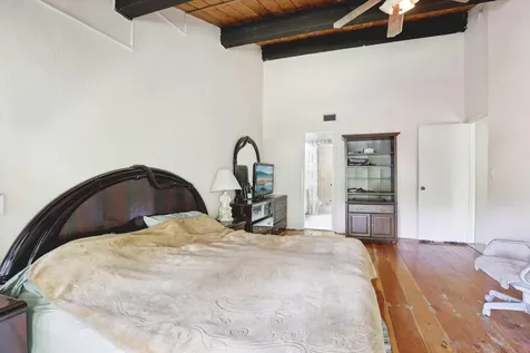 19232 NE 25th Avenue Miami FL 33180