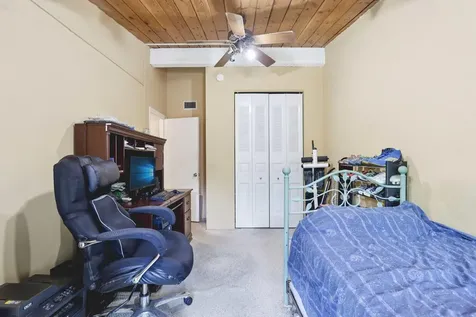 19232 NE 25th Avenue Miami FL 33180