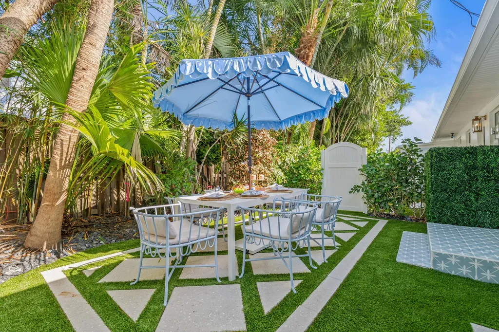 7 Fayette Drive Boynton Beach FL 33435