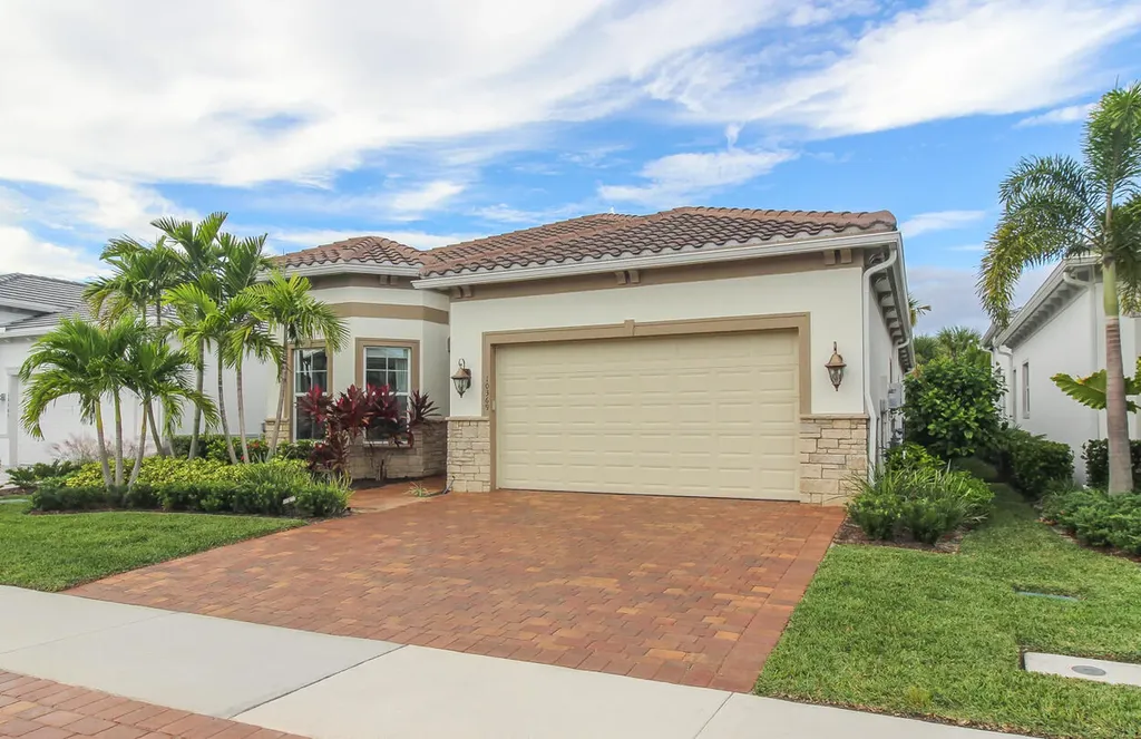 10369 Northbrook Circle Palm Beach Gardens FL 33412
