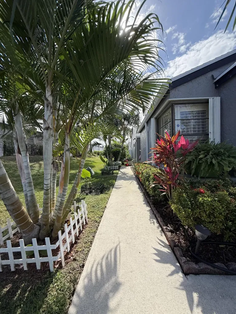4550 Biddeford Avenue West Palm Beach FL 33417