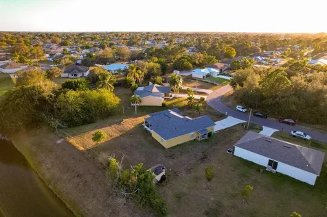 2091 SW Castinet Lane Port St Lucie FL 34953