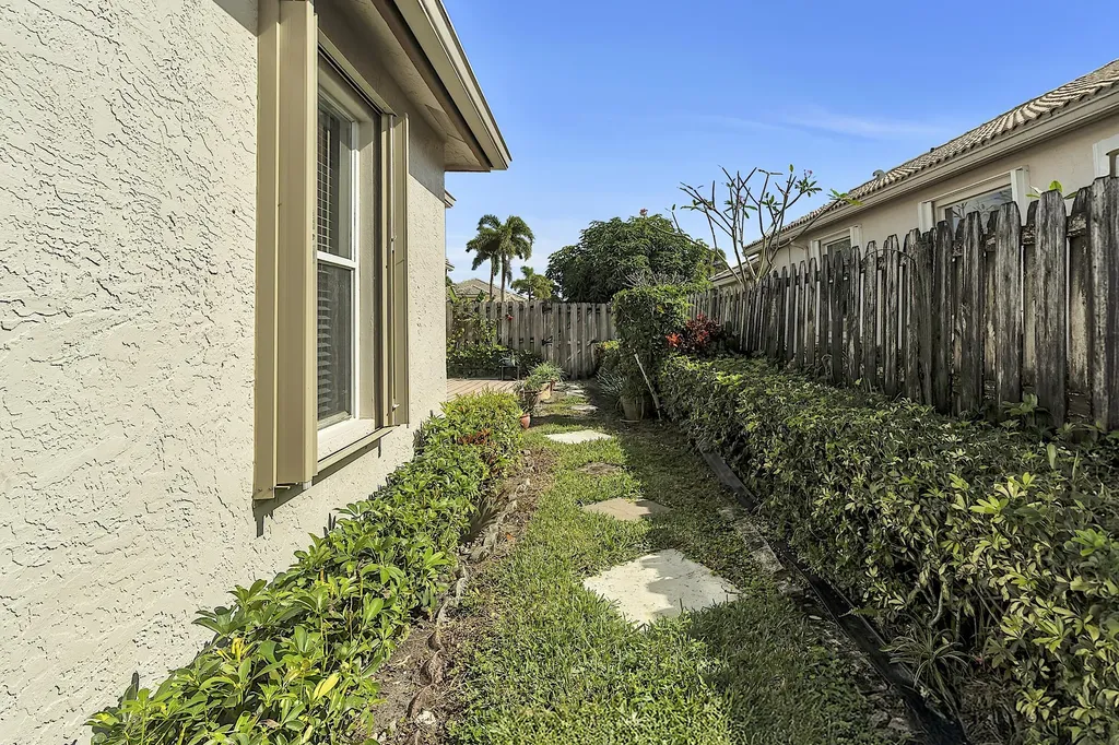 7519 Eagle Point Drive Delray Beach FL 33446