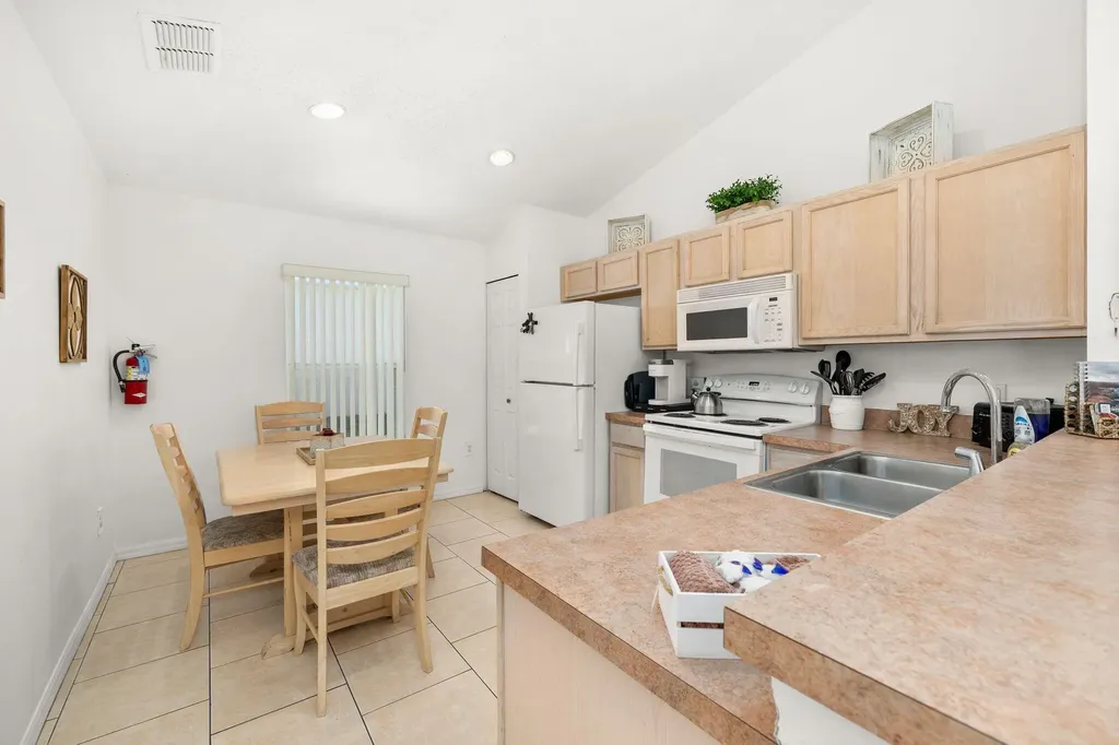 128 Pine Cone Drive Davenport FL 33897