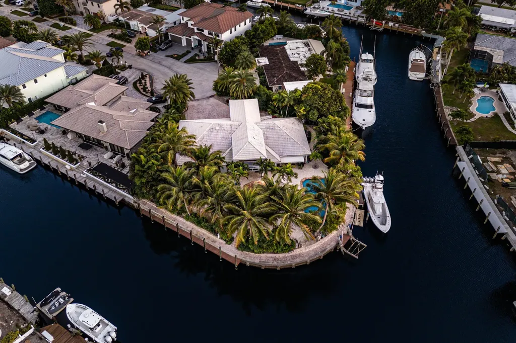 2311 NE 47th Street Lighthouse Point FL 33064