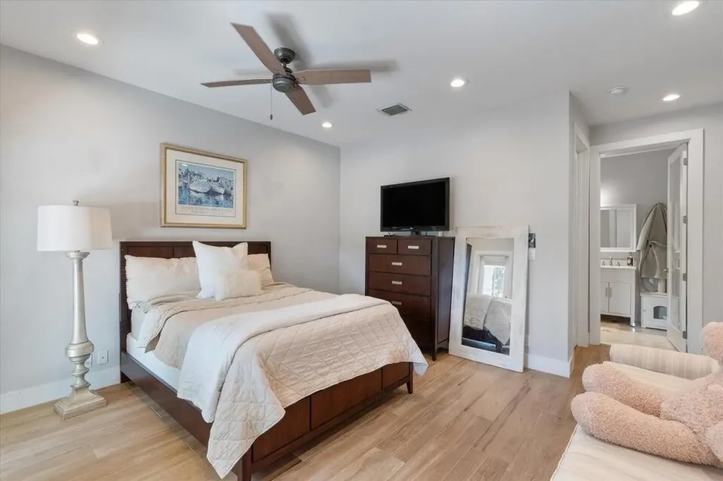 2311 NE 47th Street Lighthouse Point FL 33064