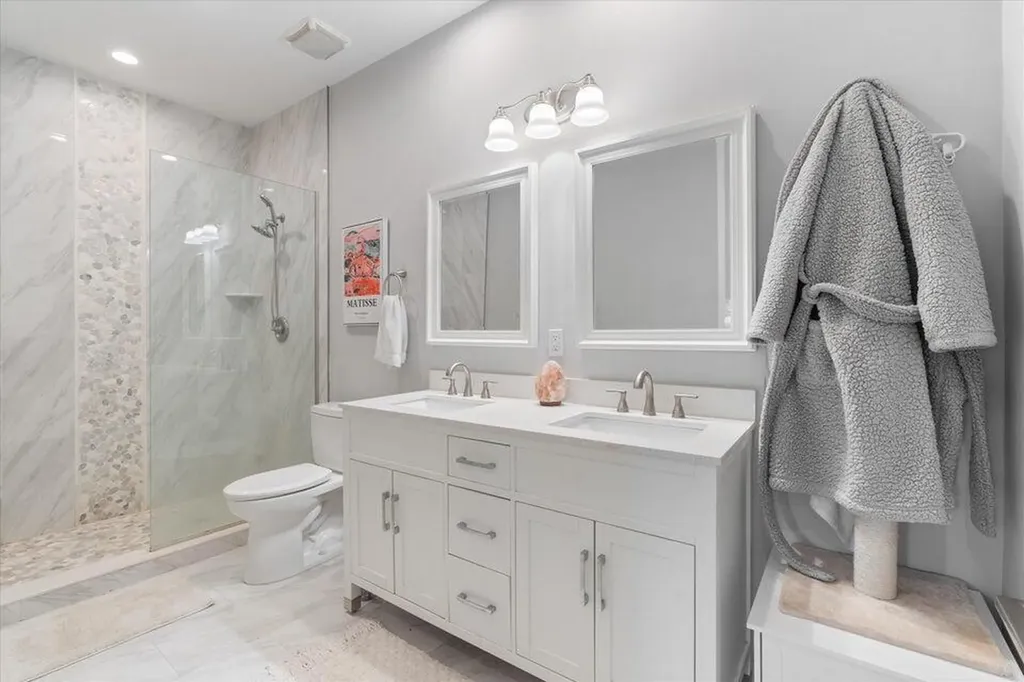 2311 NE 47th Street Lighthouse Point FL 33064
