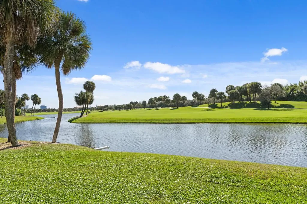 2435 Presidential Way West Palm Beach FL 33401