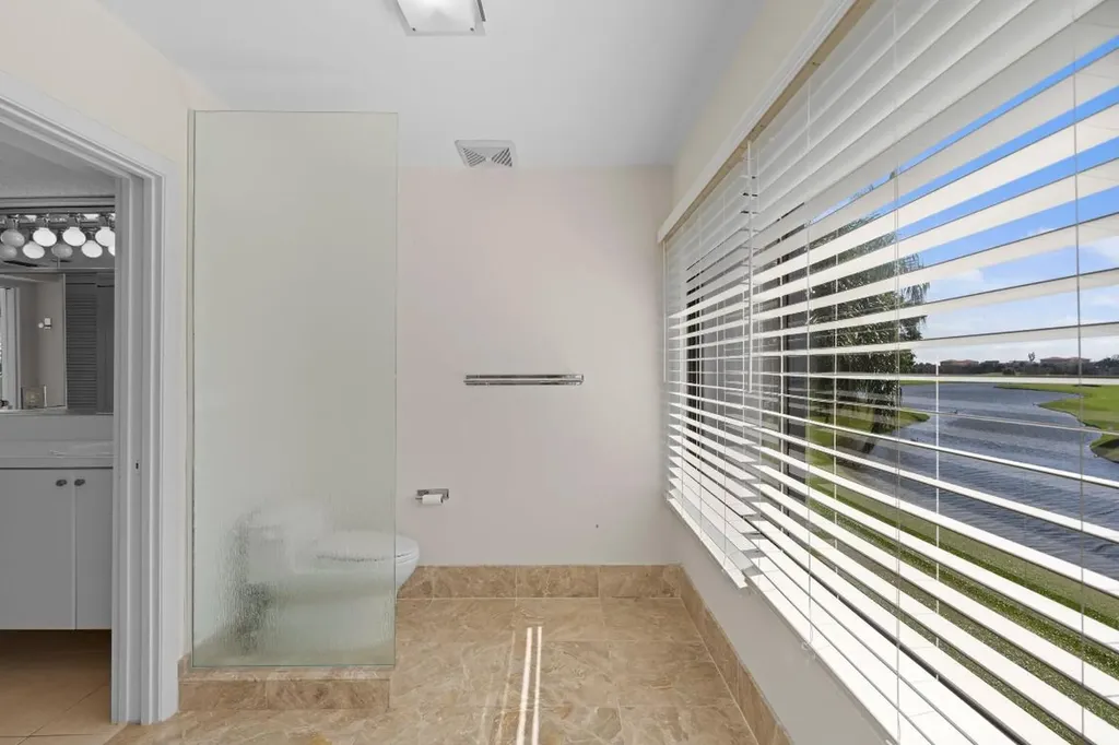 2435 Presidential Way West Palm Beach FL 33401