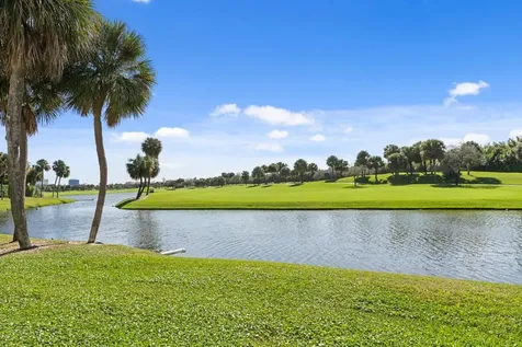 2435 Presidential Way West Palm Beach FL 33401