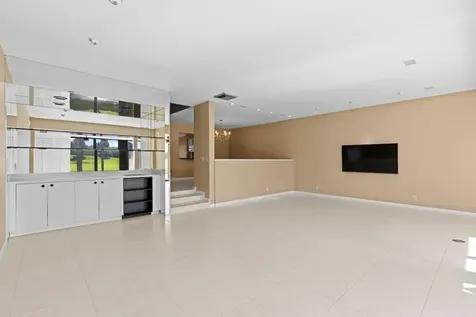 2435 Presidential Way West Palm Beach FL 33401