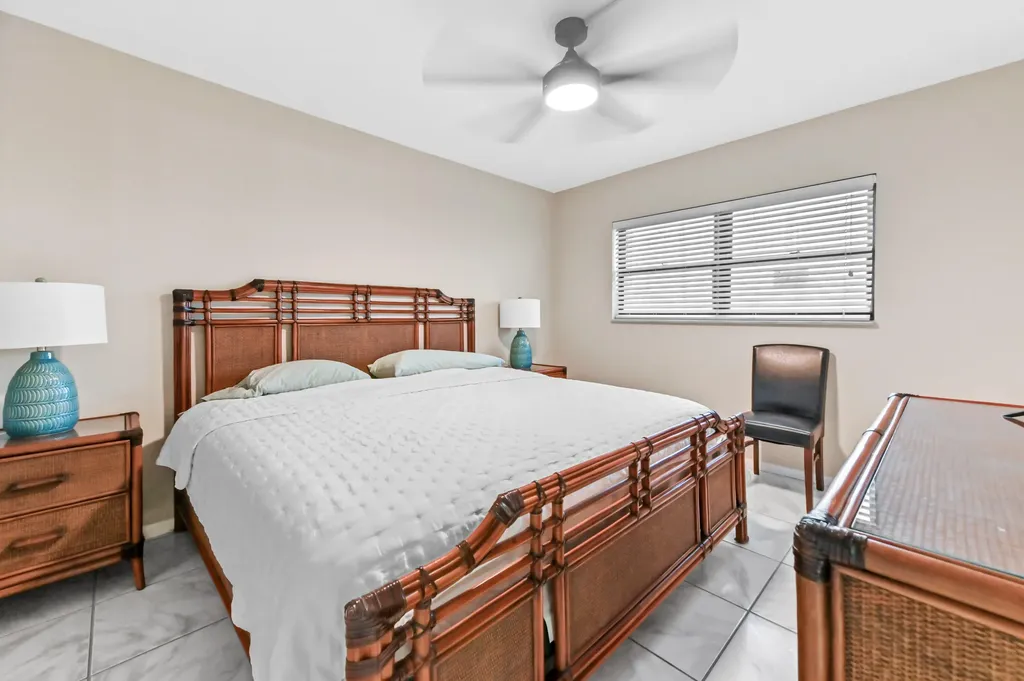 390 N Federal Highway Deerfield Beach FL 33441
