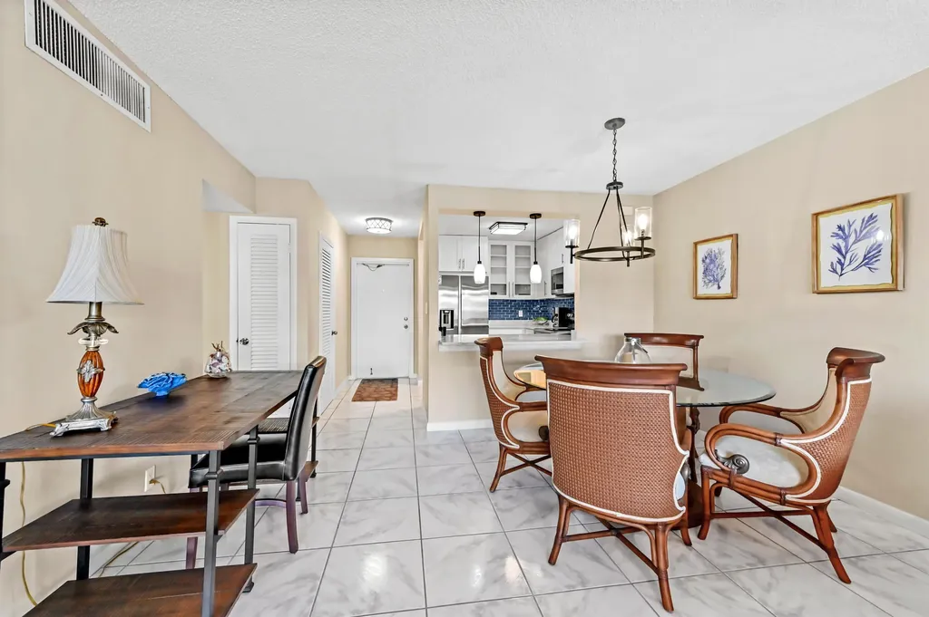 390 N Federal Highway Deerfield Beach FL 33441