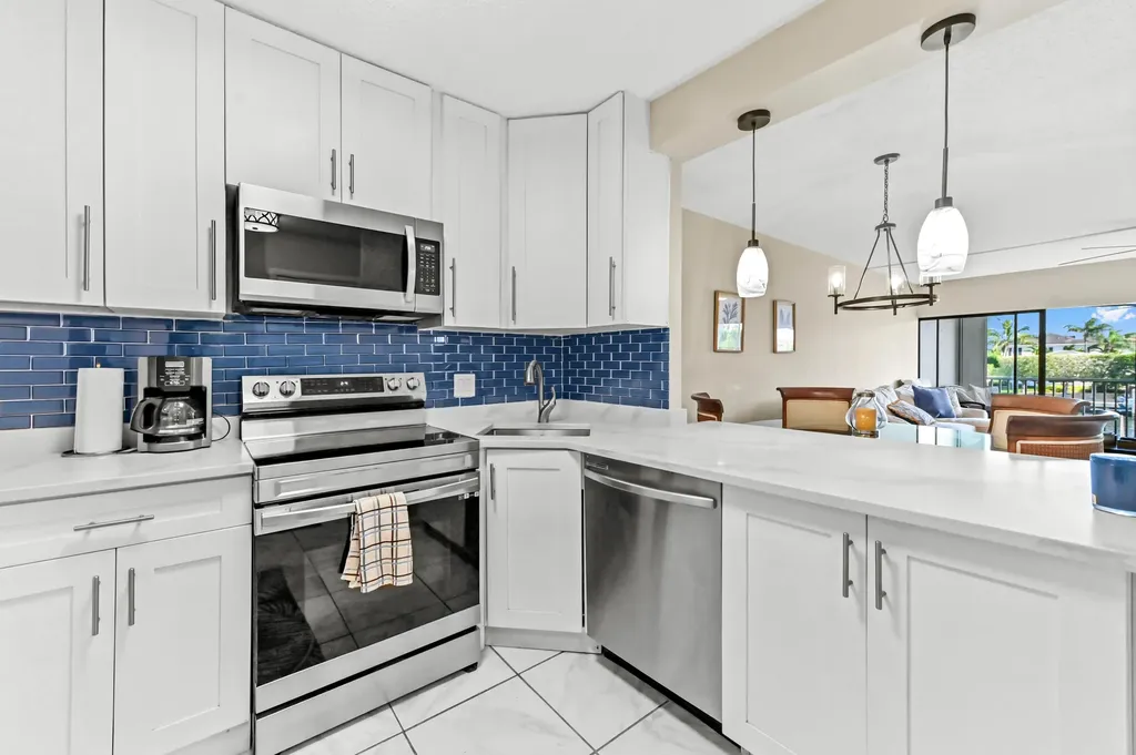 390 N Federal Highway Deerfield Beach FL 33441