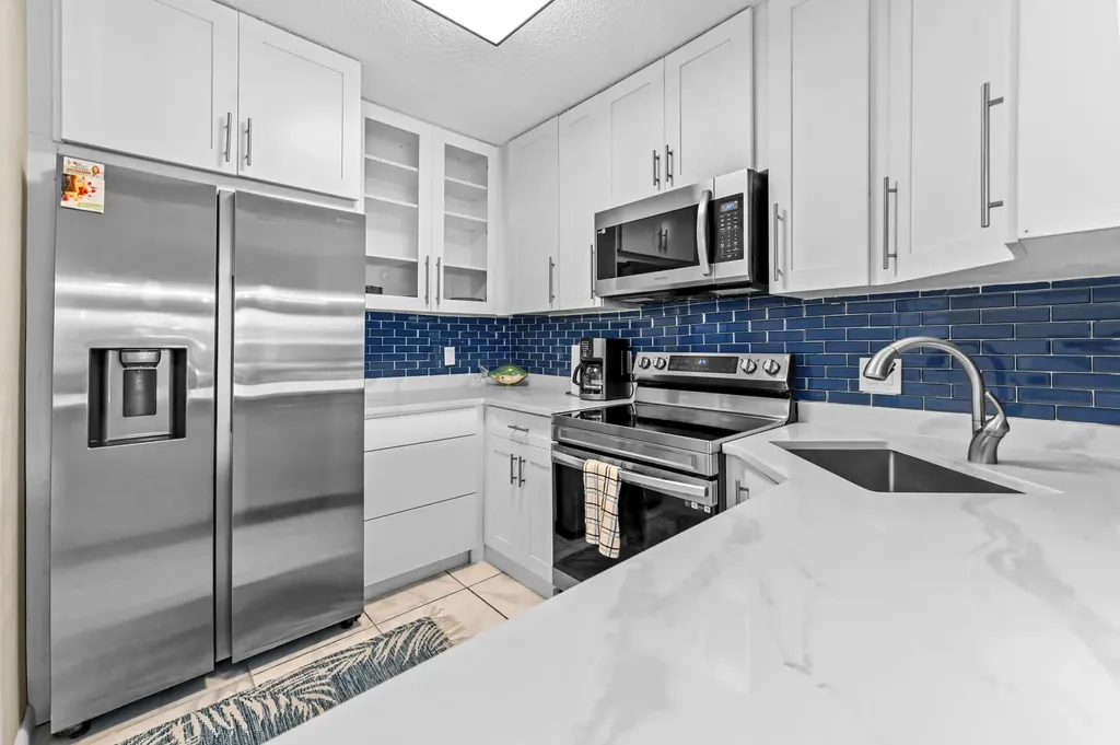 390 N Federal Highway Deerfield Beach FL 33441