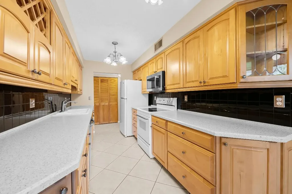 800 Jeffery Street Boca Raton FL 33487