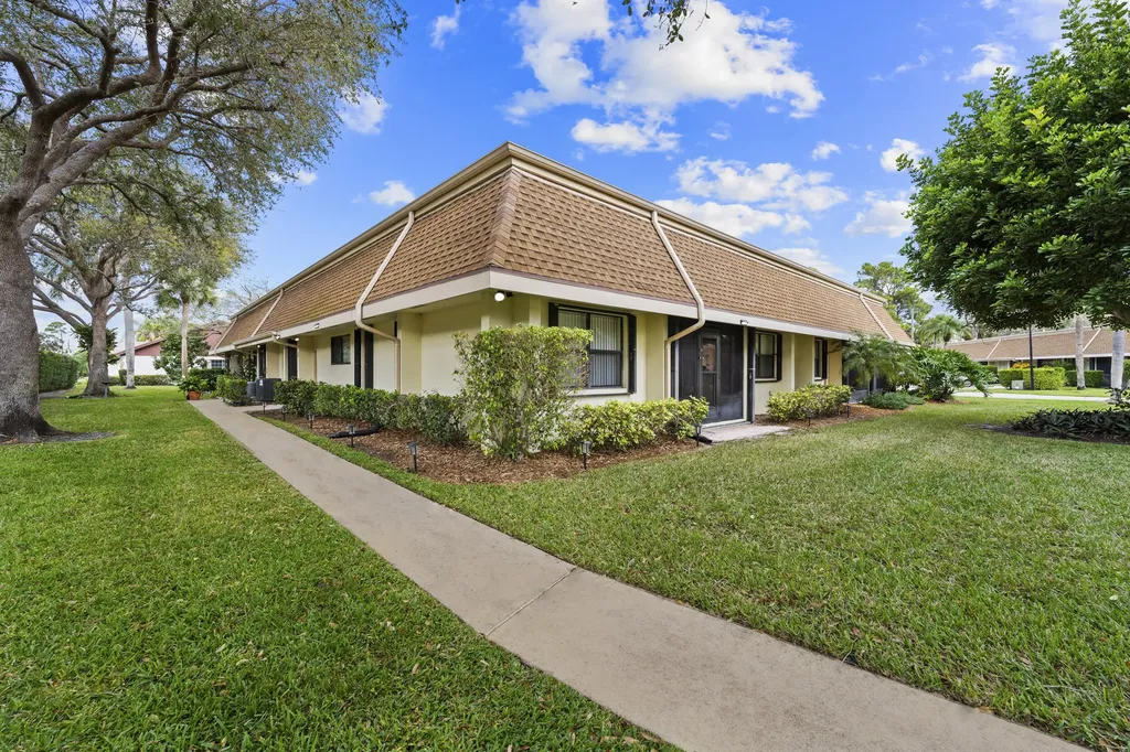 109 Half Moon Circle Jupiter FL 33458