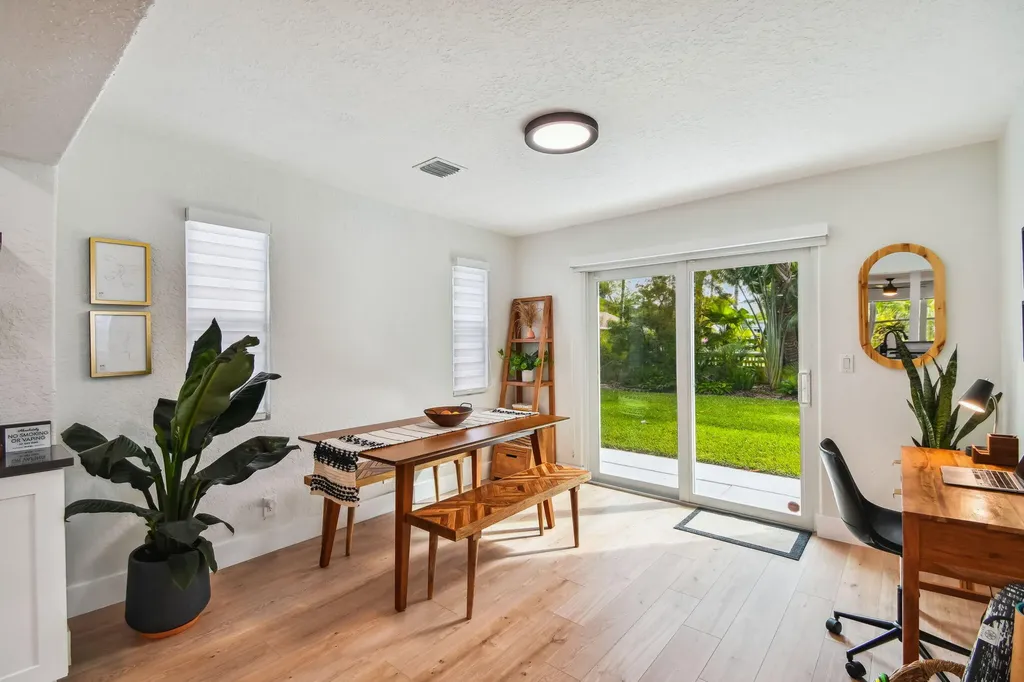 702 NE 10th Avenue Boynton Beach FL 33435