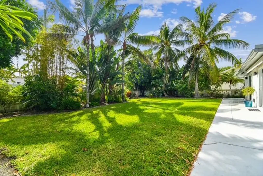 702 NE 10th Avenue Boynton Beach FL 33435