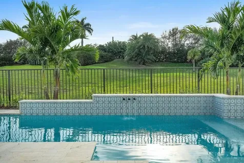 110 SE Via Verona Port St Lucie FL 34984