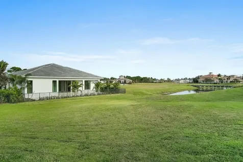 110 SE Via Verona Port St Lucie FL 34984