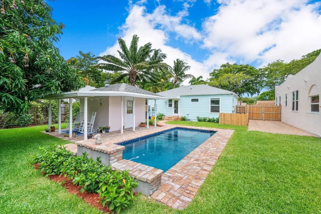 816 Avon Road West Palm Beach FL 33401