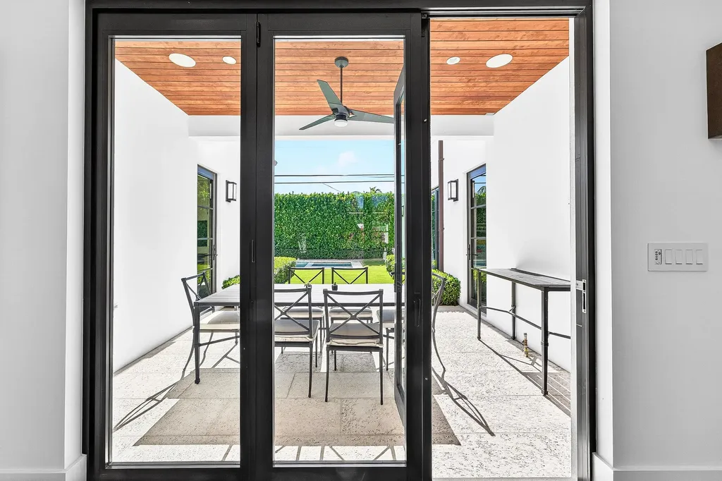 3218 S Olive Avenue West Palm Beach FL 33405