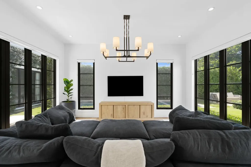 3218 S Olive Avenue West Palm Beach FL 33405
