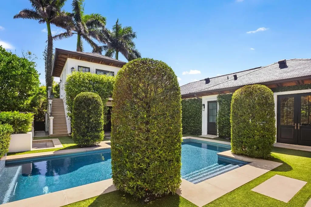 1053 N Lake Way Palm Beach FL 33480