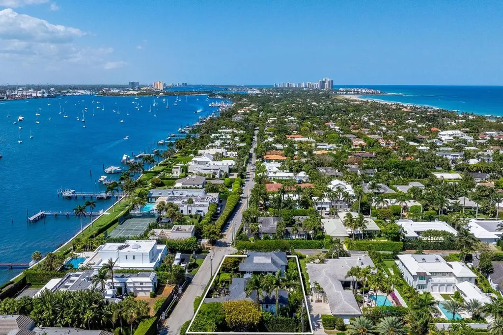 1053 N Lake Way Palm Beach FL 33480