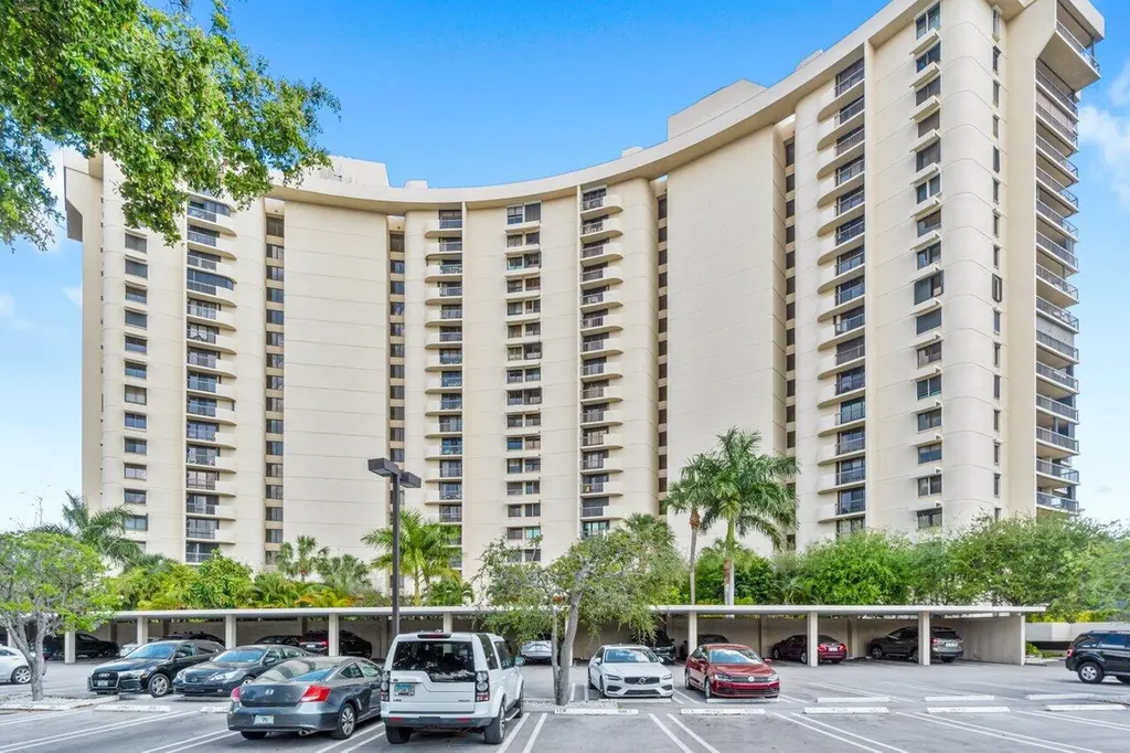 2450 Presidential Way West Palm Beach FL 33401