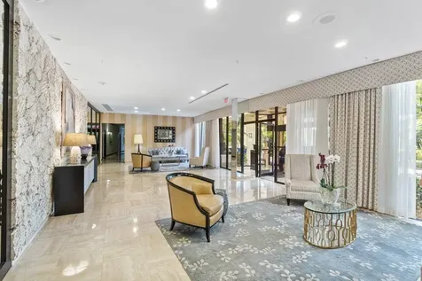 2450 Presidential Way West Palm Beach FL 33401