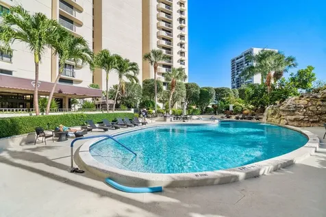 2450 Presidential Way West Palm Beach FL 33401