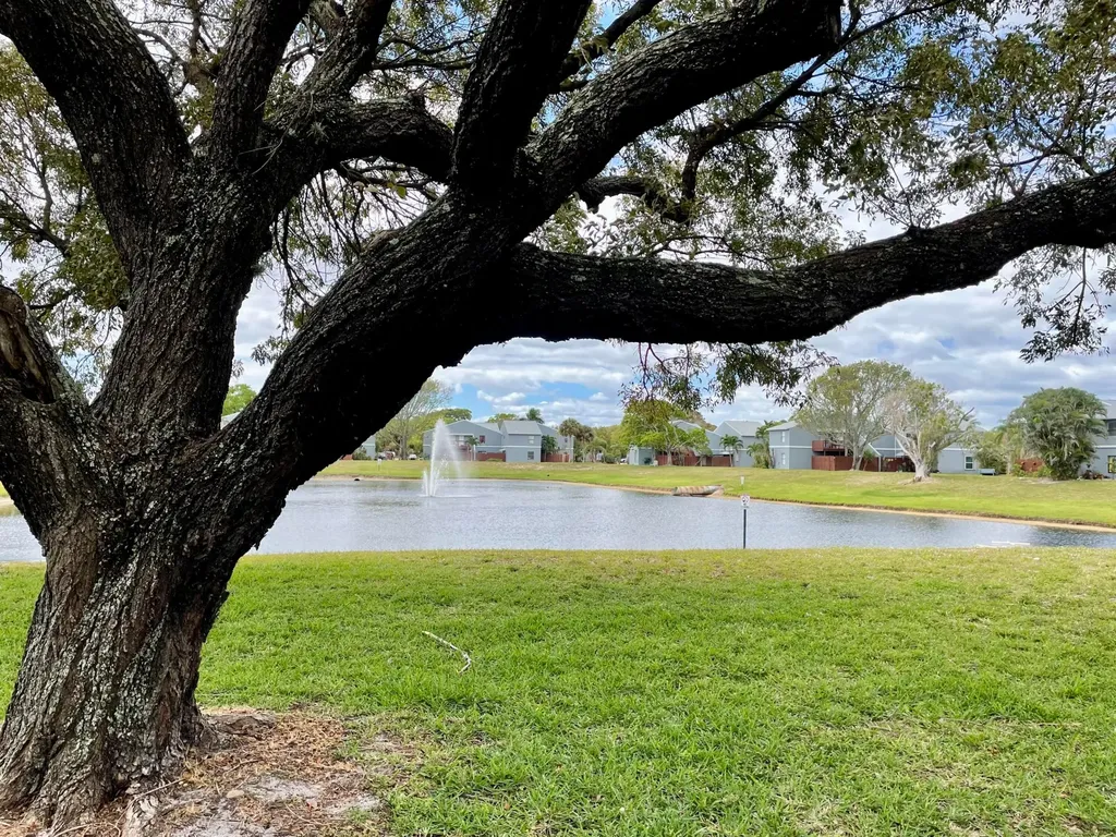 14 Crossings Circle Boynton Beach FL 33435