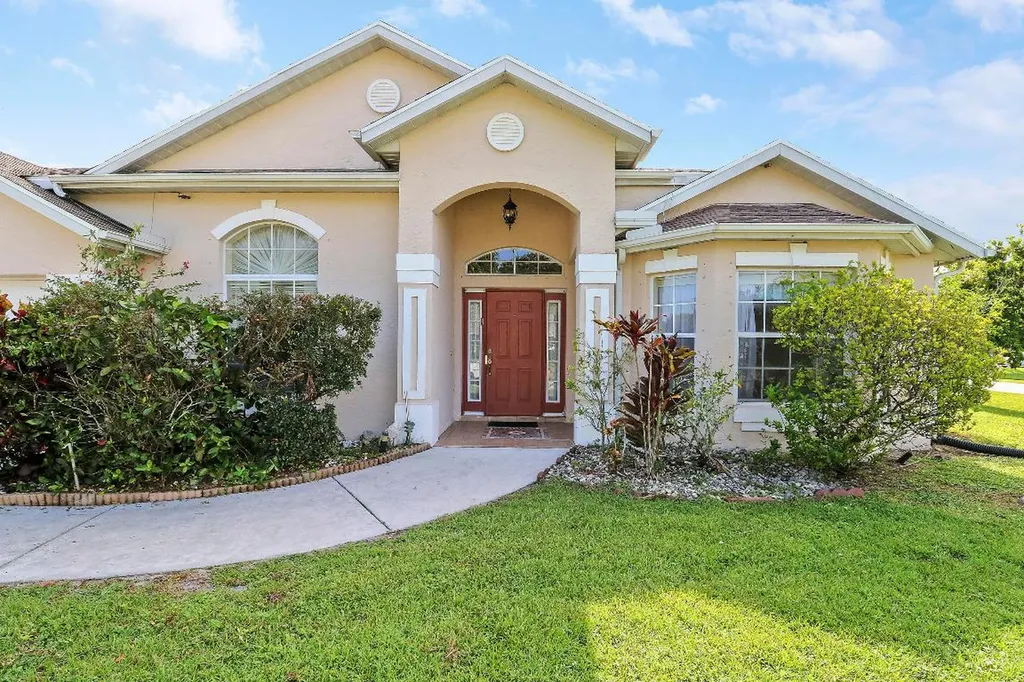 2085 SW Aladdin Street Port St Lucie FL 34953