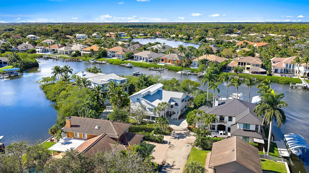 9176 SE River Terrace Jupiter FL 33469