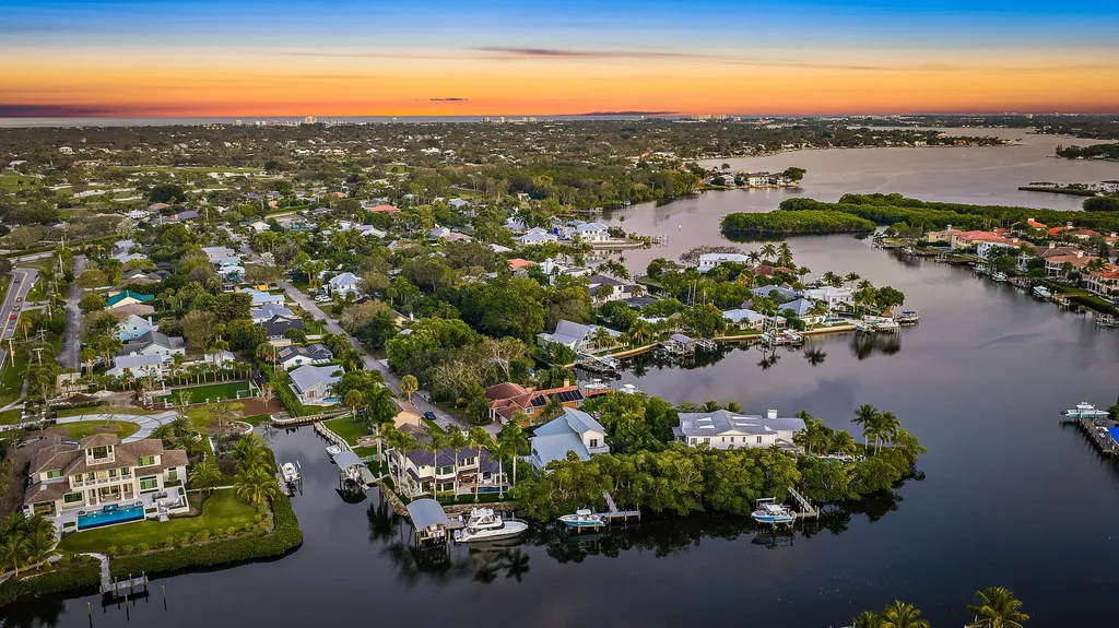 9176 SE River Terrace Jupiter FL 33469