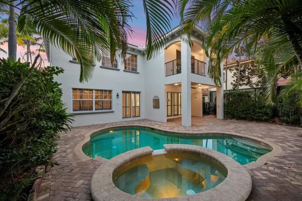 1062 Vintner Boulevard Palm Beach Gardens FL 33410