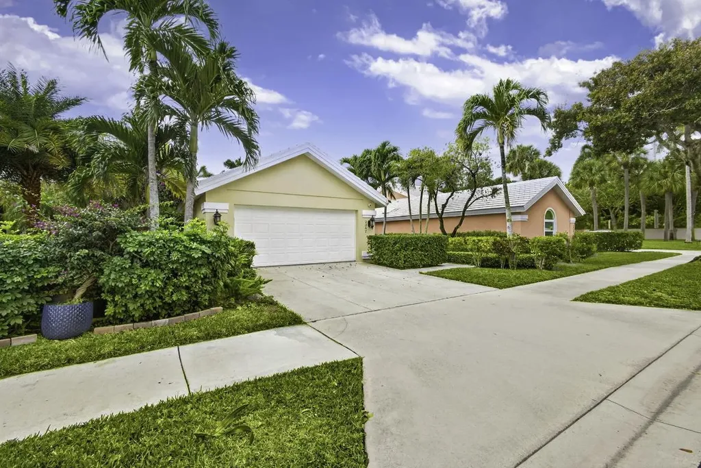 2347 Saratoga Bay Drive West Palm Beach FL 33409