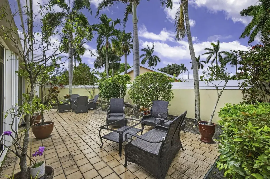 2347 Saratoga Bay Drive West Palm Beach FL 33409