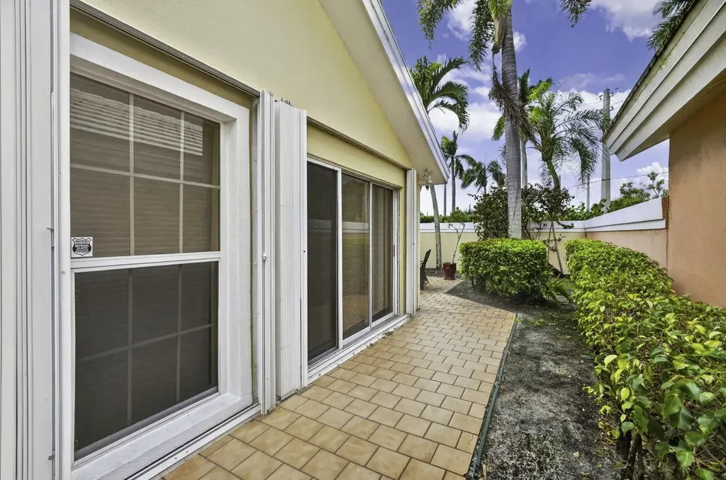 2347 Saratoga Bay Drive West Palm Beach FL 33409